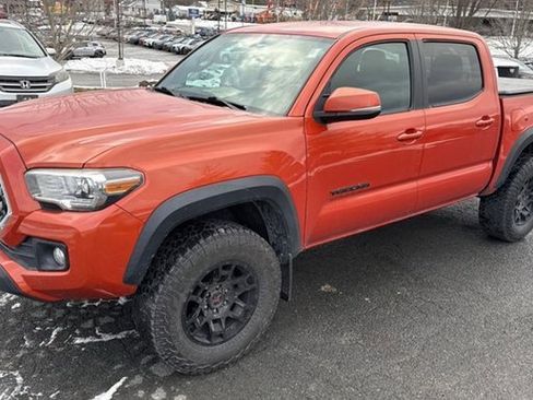 Used 2017 Toyota Tacoma SR5 image 1