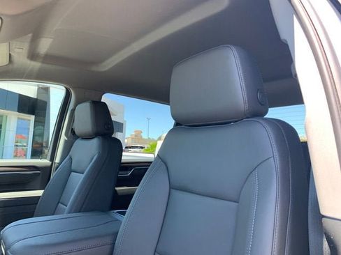 New 2026 GMC Sierra 2500 SLT w/ SLT Convenience Package AWD/4WD image 22