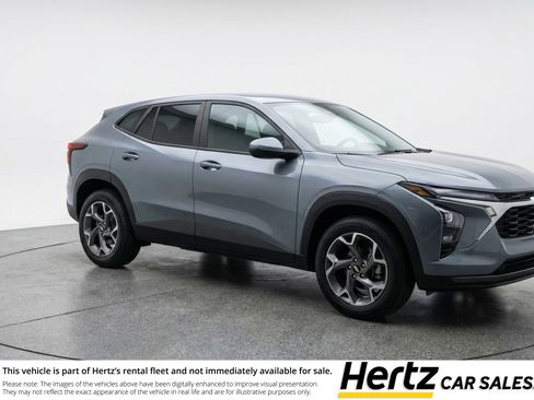 Used 2025 Chevrolet Trax LT image 1