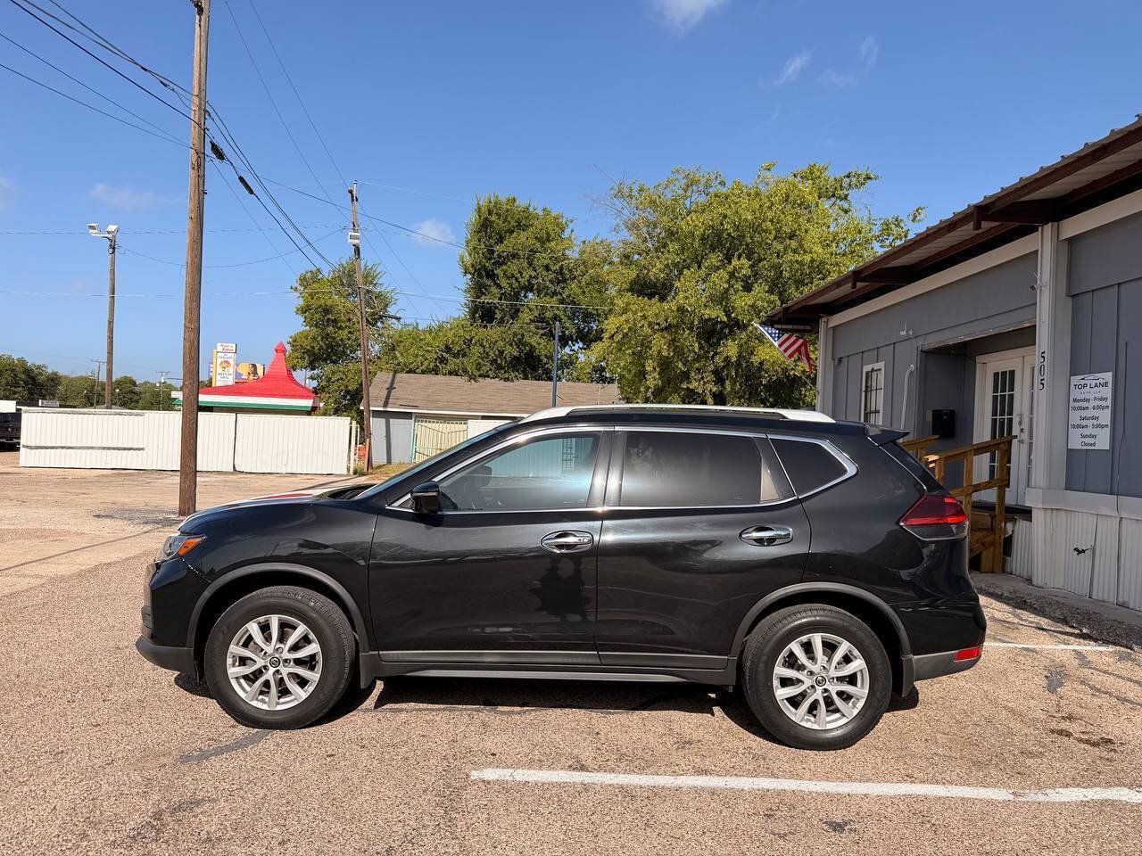 Used 2018 Nissan Rogue SV w/ Premium Package FWD image 9