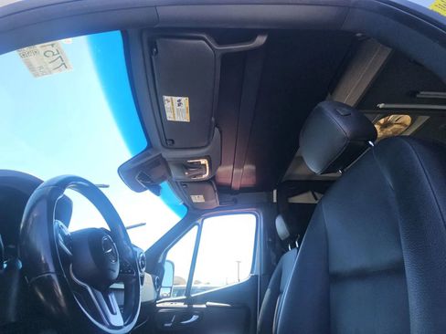 Used 2021 Mercedes-Benz Sprinter 2500 w/ Comfort Plus Package image 13