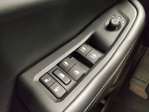 Used 2023 Jeep Grand Cherokee Altitude AWD/4WD image 27