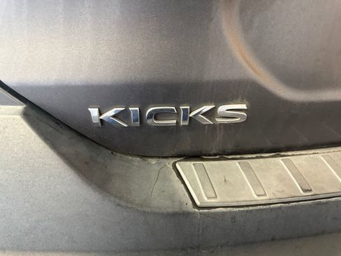 Used 2018 Nissan Kicks SR w/ Exterior Package FWD image 11