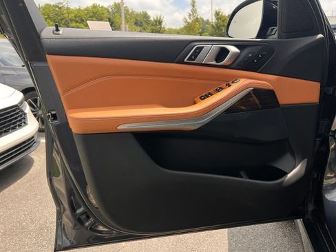 Used 2019 BMW X5 xDrive40i w/ M Sport Package AWD/4WD image 9