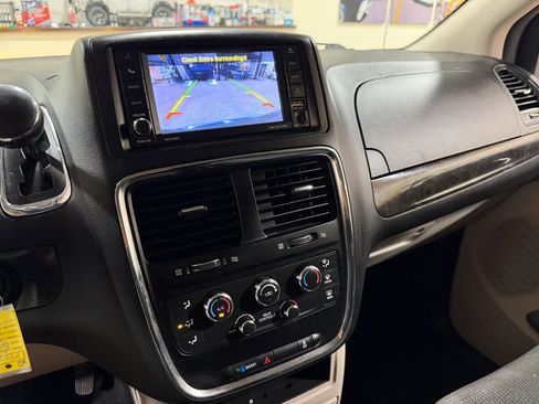 Used 2019 Dodge Grand Caravan SE w/ Rear Park Assist Package FWD image 45