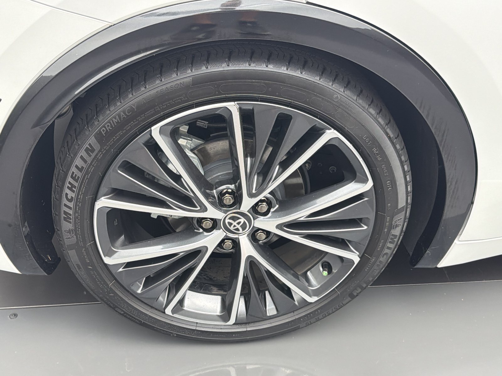 Certified 2025 Toyota Prius XLE FWD image 17