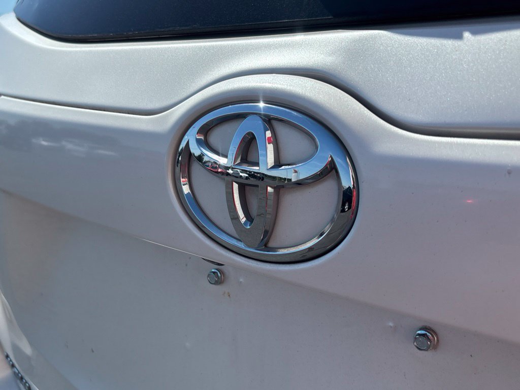 Used 2017 Toyota Highlander LE FWD image 30