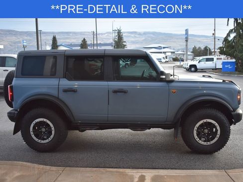 Used 2023 Ford Bronco Badlands image 5