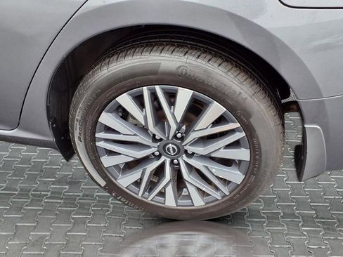 Used 2023 Nissan Altima 2.5 SV w/ SV Premium Package image 12