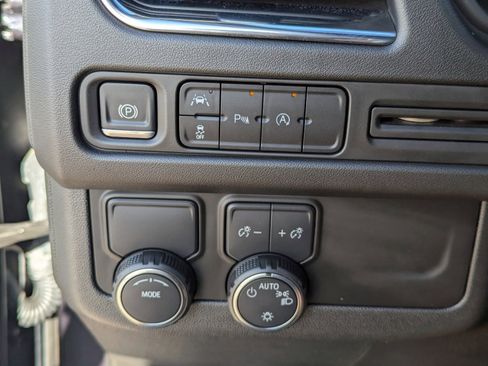 Used 2024 Chevrolet Tahoe LS image 31