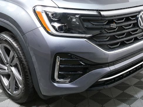 Certified 2024 Volkswagen Atlas Cross Sport SEL R-Line image 38