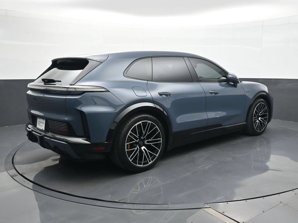 Certified 2026 Porsche Cayenne Turbo AWD/4WD image 24