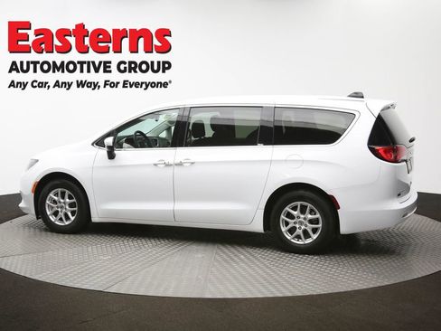 Used 2023 Chrysler Voyager LX image 61