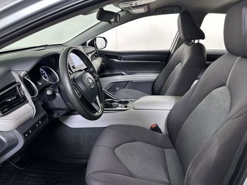 Used 2022 Toyota Camry LE image 20