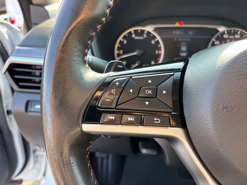 Used 2024 Nissan Altima 2.5 SR FWD image 17