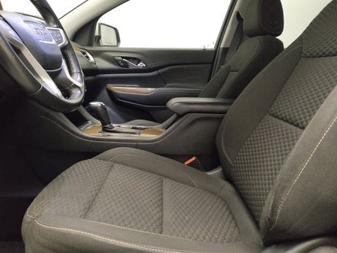 Used 2019 GMC Acadia SLE FWD image 17