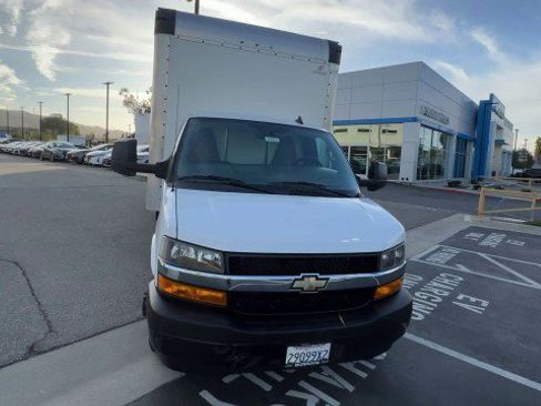Used 2019 Chevrolet Express 3500 Extended w/ Power Convenience Package image 3