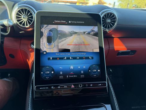 Used 2022 Mercedes-Benz SL 63 AMG 4MATIC image 39