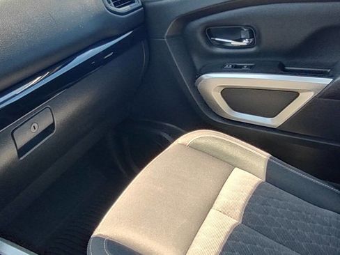 Used 2022 Nissan Titan SV w/ SV Convenience Package image 29