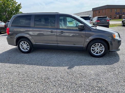 Used 2015 Dodge Grand Caravan SXT w/ UConnect Hands-Free Group FWD image 5