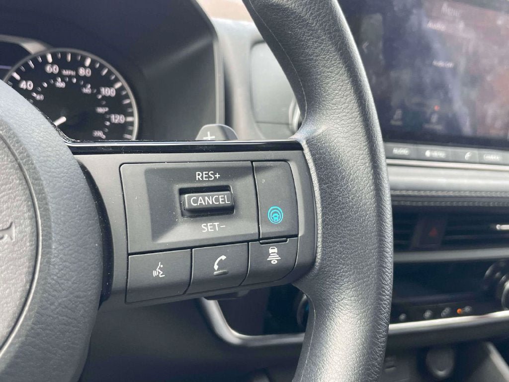 Used 2023 Nissan Rogue SV AWD/4WD image 22