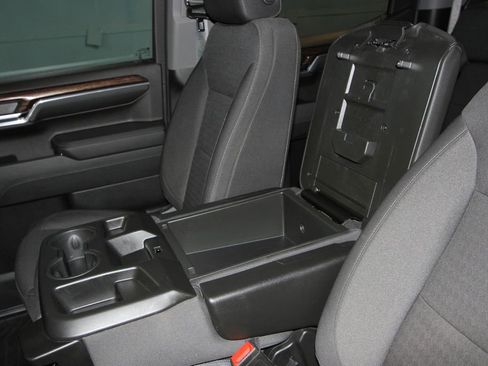 Used 2024 GMC Sierra 1500 Elevation image 18