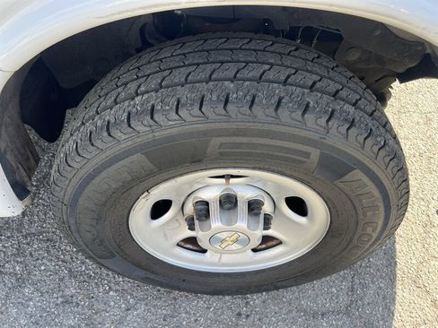 Used 2021 Chevrolet Express 2500 Cargo Van w/ Driver Convenience Package image 25