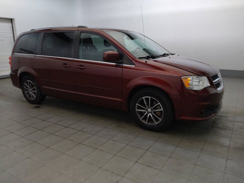 Used 2017 Dodge Grand Caravan SXT FWD image 11