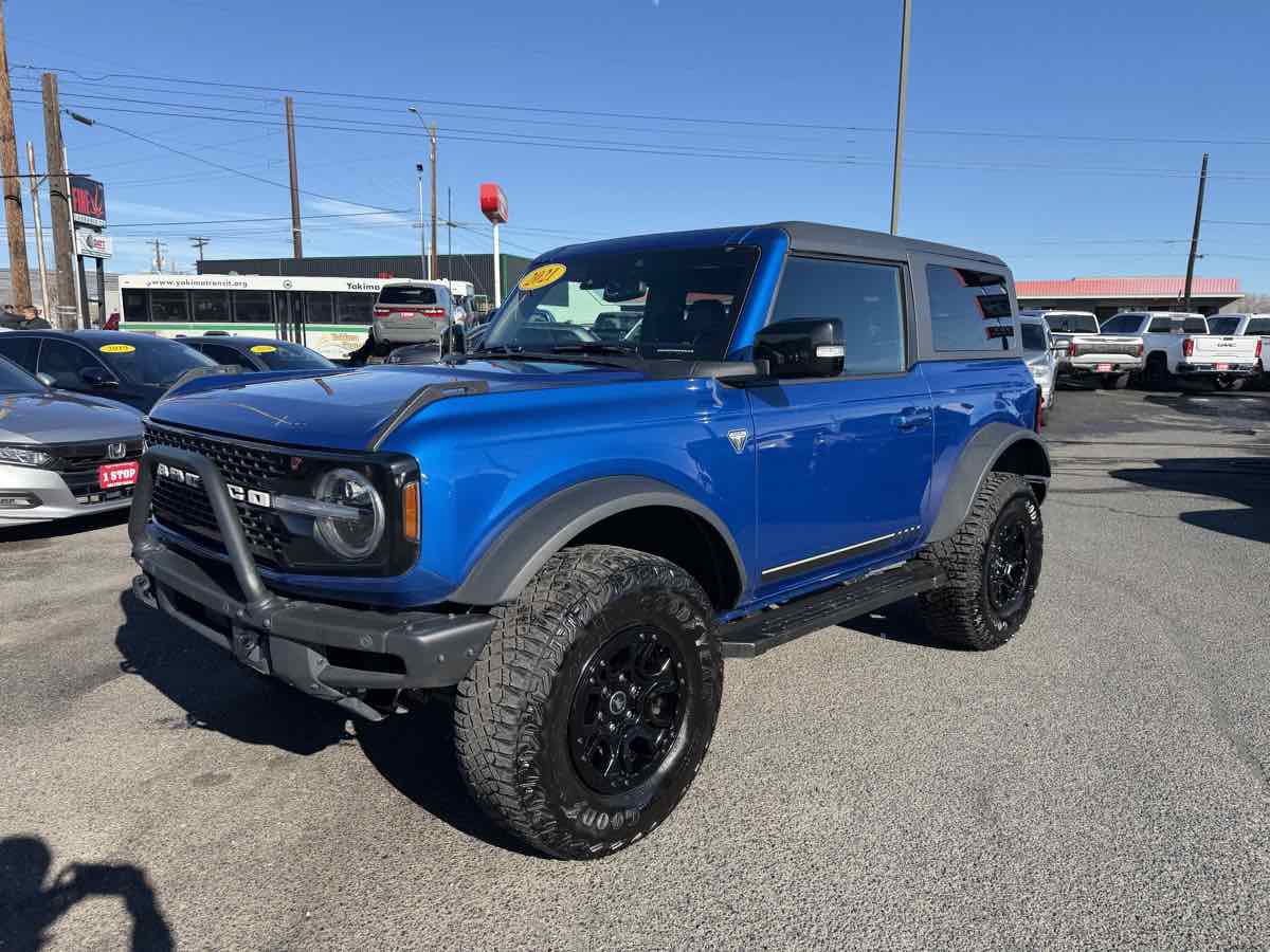 Used 2021 Ford Bronco First Edition AWD/4WD image 3