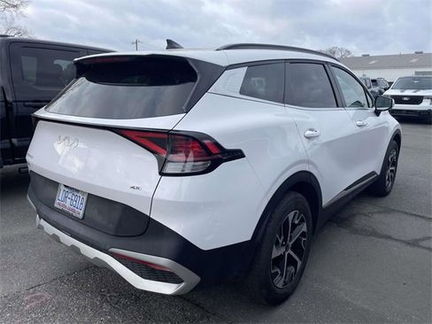 Used 2025 Kia Sportage EX w/ Premium Package image 6