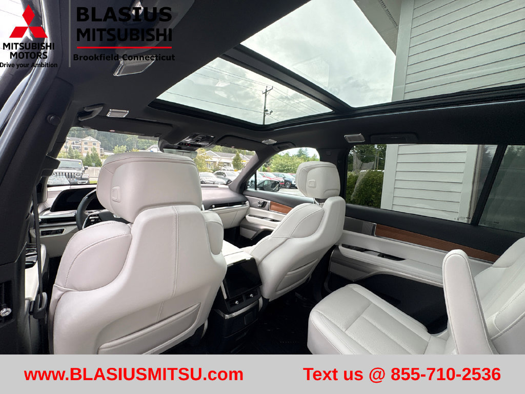 Used 2026 Cadillac Vistiq Sport AWD/4WD image 43