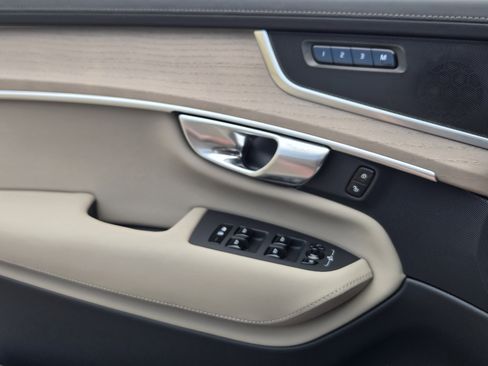 New 2026 Volvo XC90 B6 Core image 26