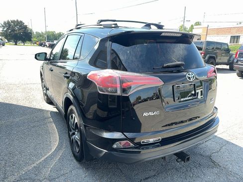 Used 2016 Toyota RAV4 LE AWD/4WD image 4
