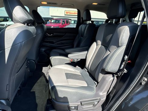 Used 2023 Subaru Ascent Onyx Edition image 7