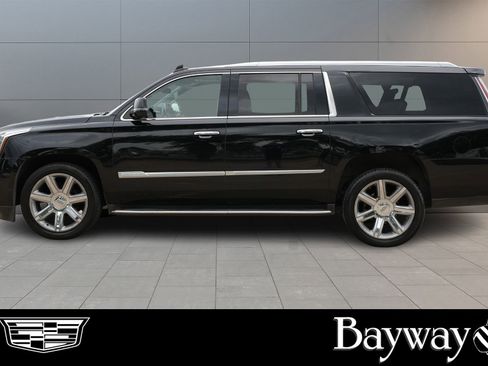 Used 2020 Cadillac Escalade ESV Luxury AWD/4WD image 5