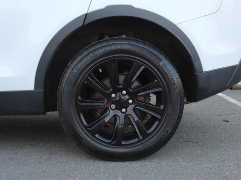 Used 2017 Land Rover Discovery Sport SE AWD/4WD image 30