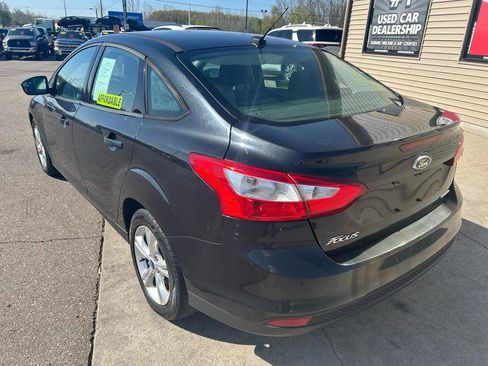 Used 2013 Ford Focus SE w/ SE Winter Pkg FWD image 7
