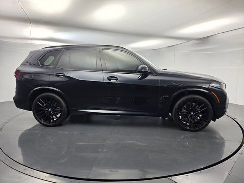 Used 2024 BMW X5 sDrive40i w/ M Sport Package RWD image 3