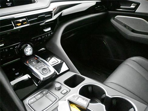 Certified 2024 Acura MDX SH-AWD image 4