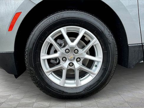 Used 2023 Chevrolet Equinox LT w/ Driver Convenience Package image 9