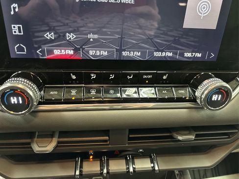 Used 2024 GMC Canyon Elevation w/ Elevation Premium Package image 27