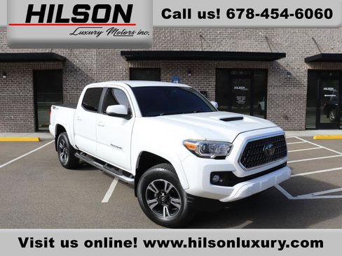 Used 2018 Toyota Tacoma TRD Sport image 1