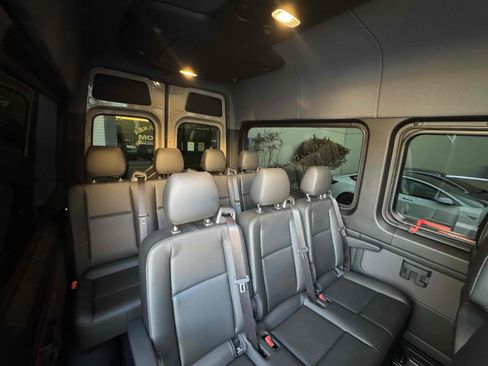 Used 2024 Mercedes-Benz Sprinter 2500 image 19