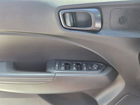 Certified 2025 Hyundai Venue Limited image 27