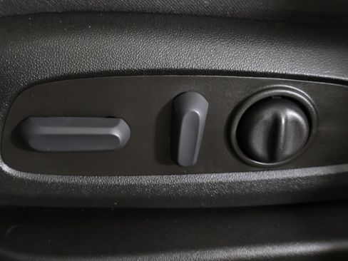 Used 2023 Chevrolet Traverse LT FWD image 35