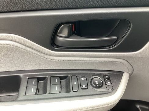 Used 2018 Honda Odyssey EX image 21