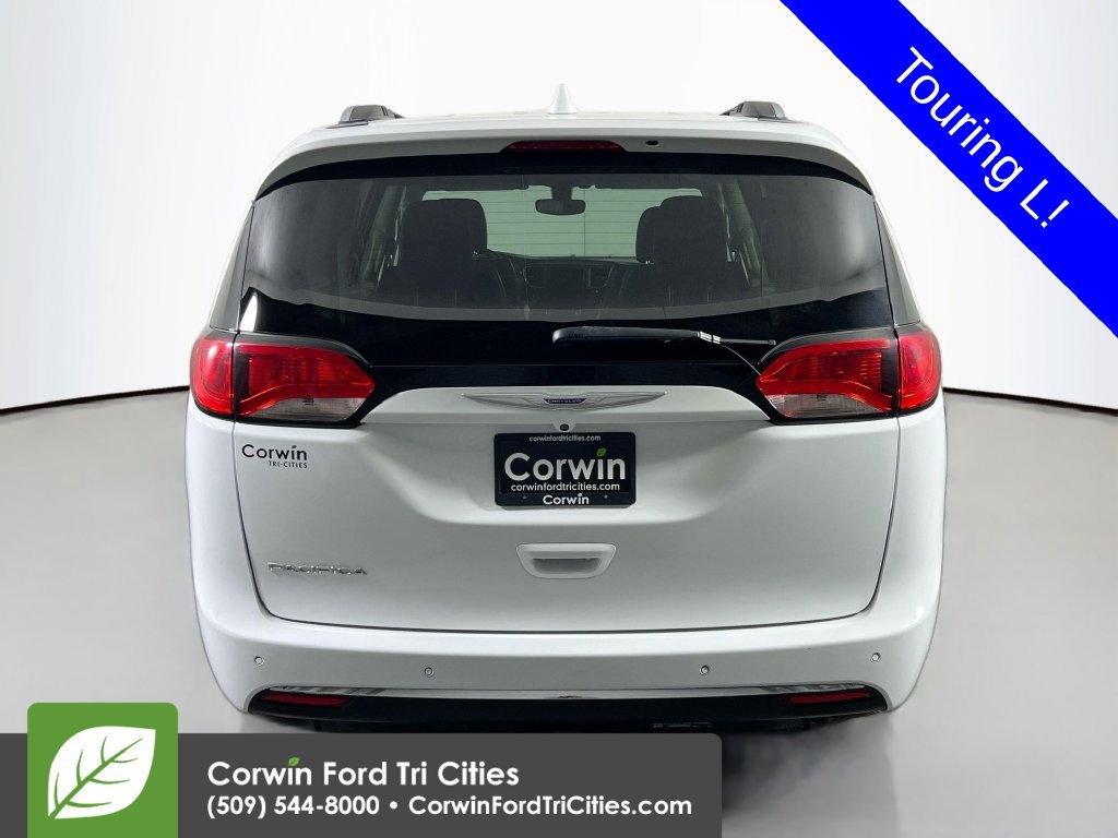 Used 2020 Chrysler Pacifica Touring-L FWD image 13