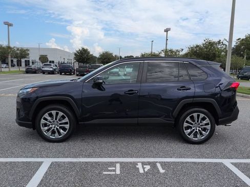 Used 2022 Toyota RAV4 XLE Premium FWD image 7