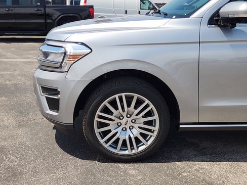 Used 2023 Ford Expedition Max Limited RWD image 9