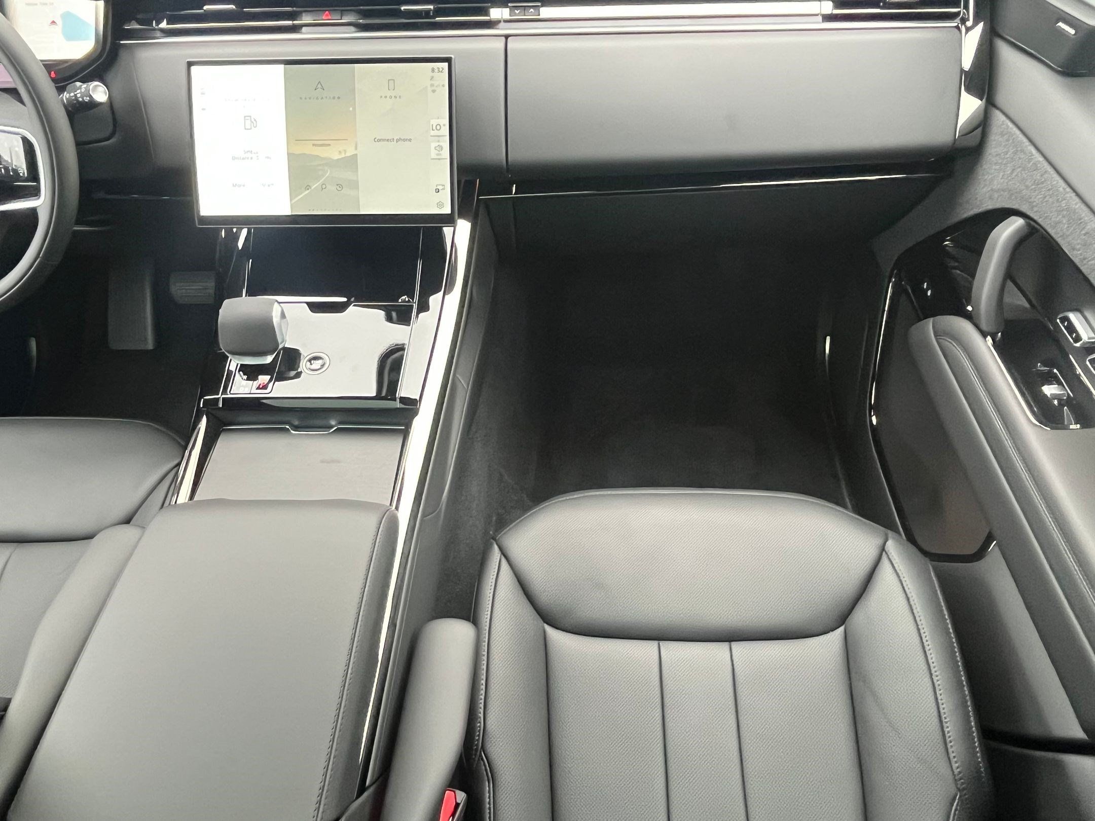 New 2026 Land Rover Range Rover Sport SE AWD/4WD image 28